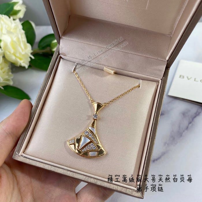 Bvlgari飾品 寶格麗新款925高級精工大號版本 寶格麗天然白貝母扇形小裙子項鏈  zgbq3287